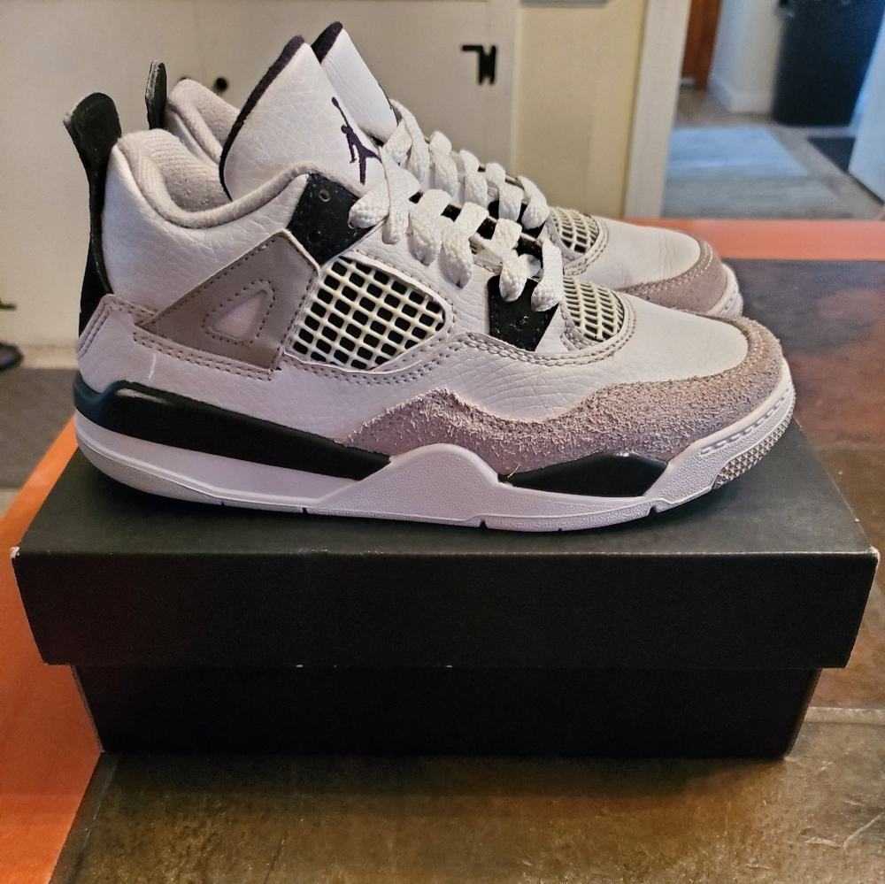 SOLD Jordan 4 Retro Black Military PS Size 13.5C